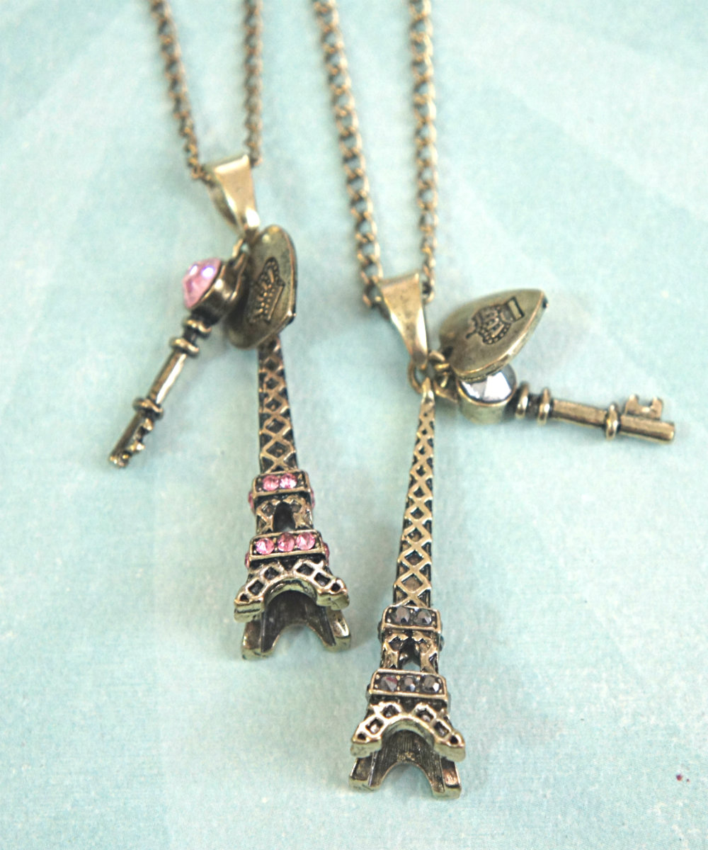 Eiffel Tower Necklace on Luulla