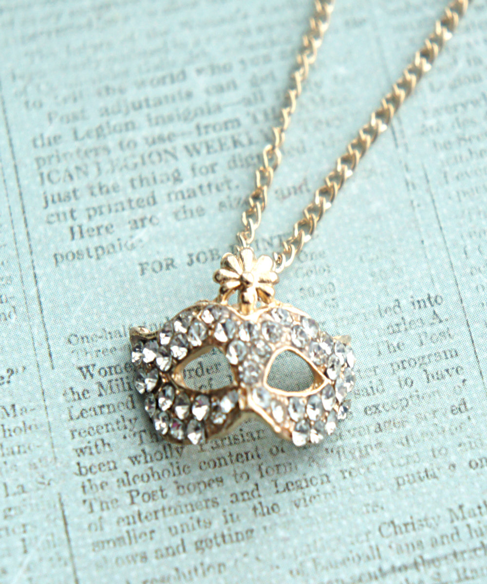Masquerade Mask Necklace on Luulla